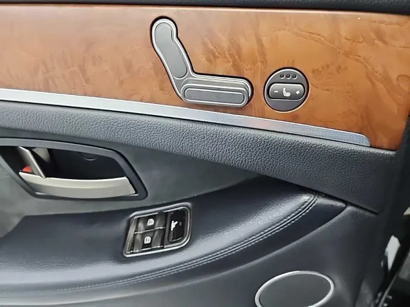 SsangYong Chairman W