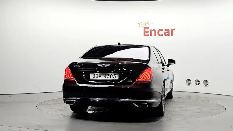 Genesis EQ900