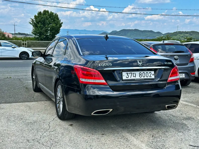 Hyundai Equus