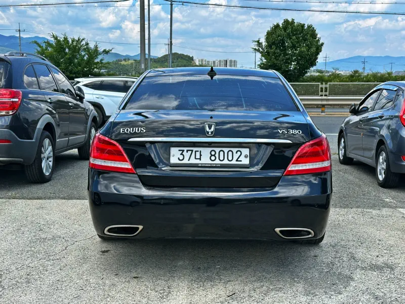 Hyundai Equus