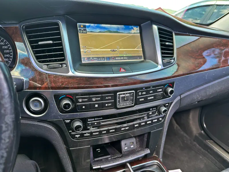 Hyundai Equus