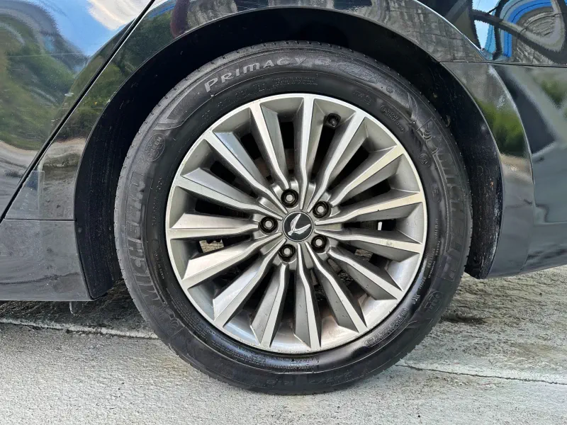 Hyundai Equus