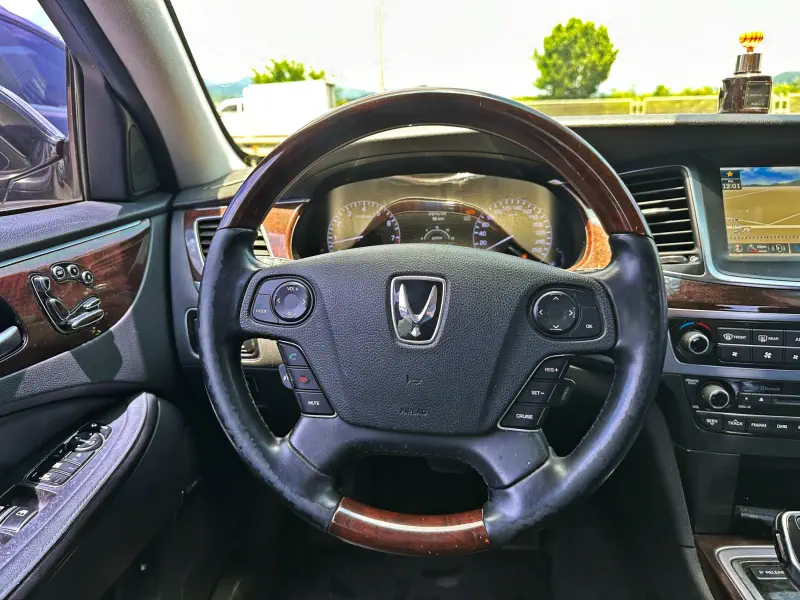 Hyundai Equus