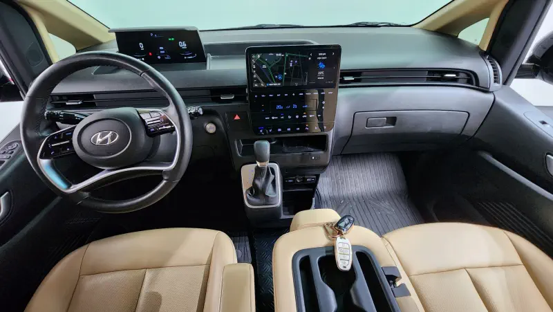 Hyundai Staria