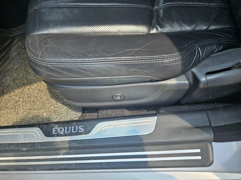 Hyundai Equus