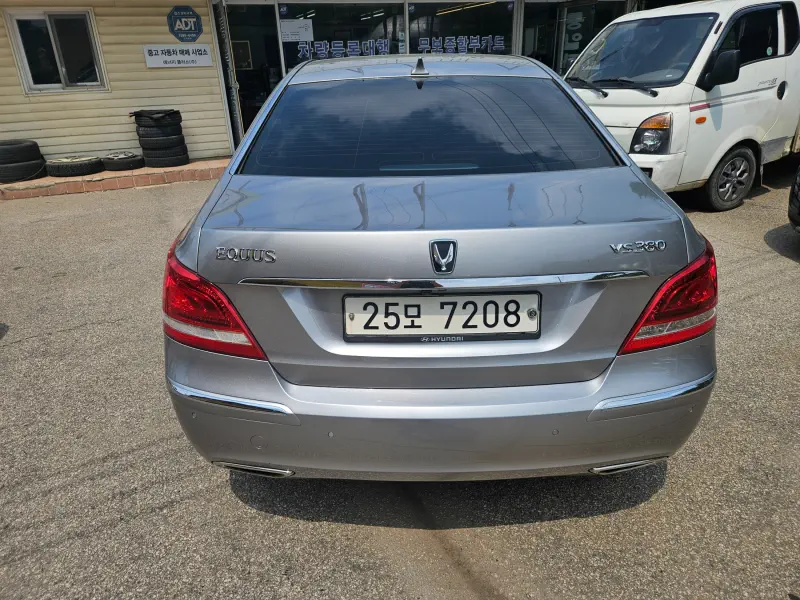 Hyundai Equus