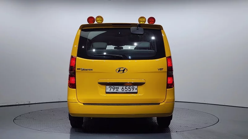 Hyundai Starex