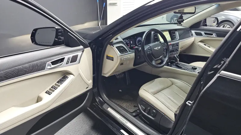 Hyundai Genesis
