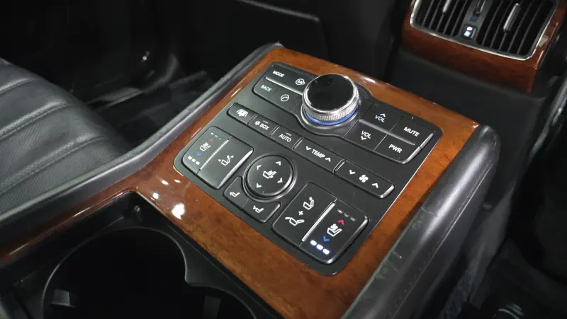 Hyundai Equus
