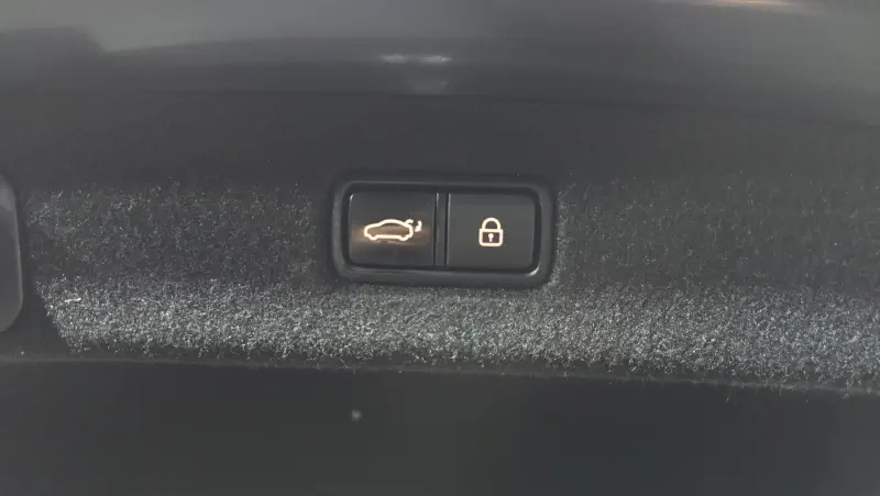 Genesis EQ900
