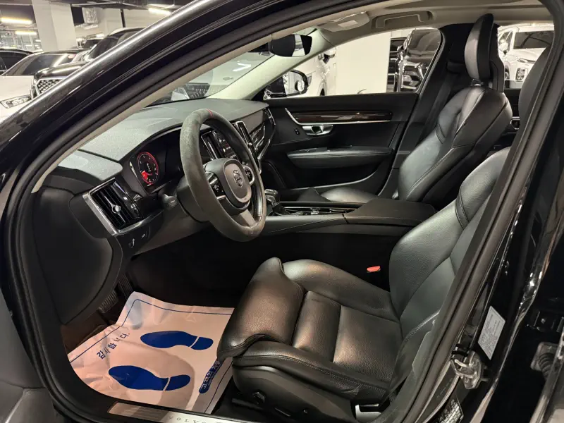 Volvo S90