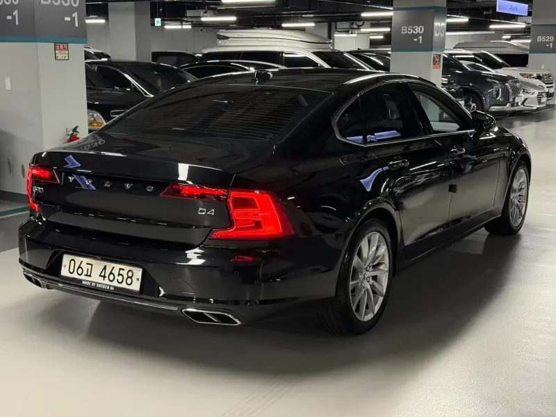 Volvo S90