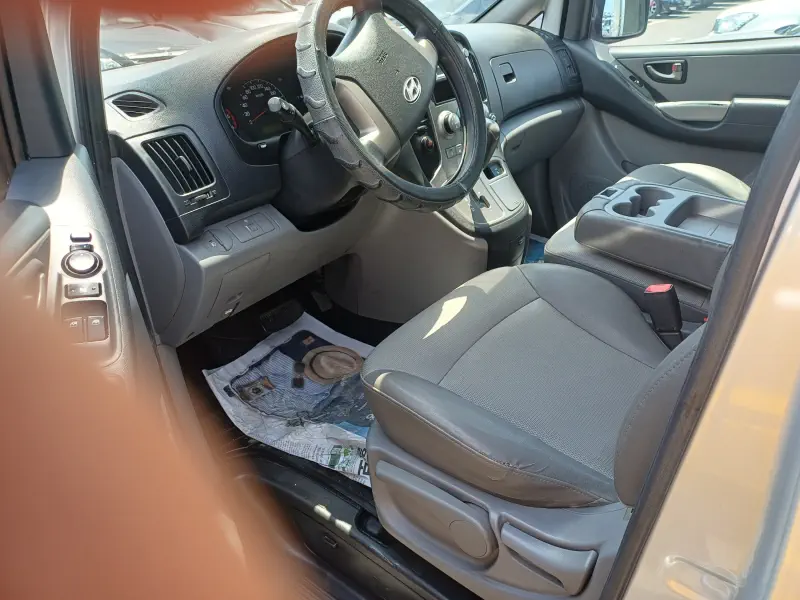 Hyundai Grand Starex