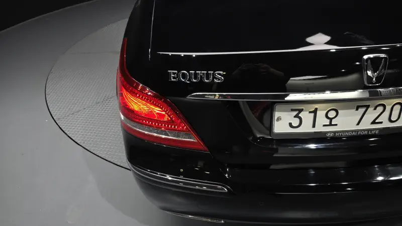 Hyundai Equus