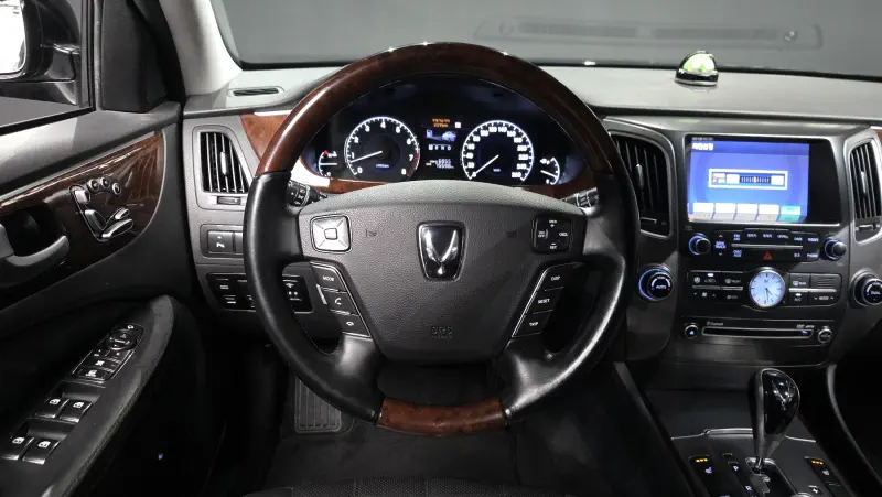 Hyundai Equus