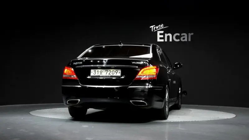 Hyundai Equus