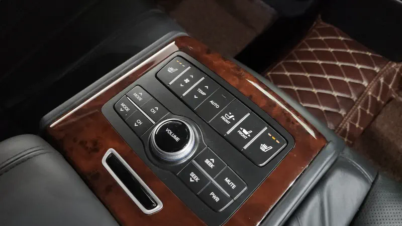 Hyundai Equus