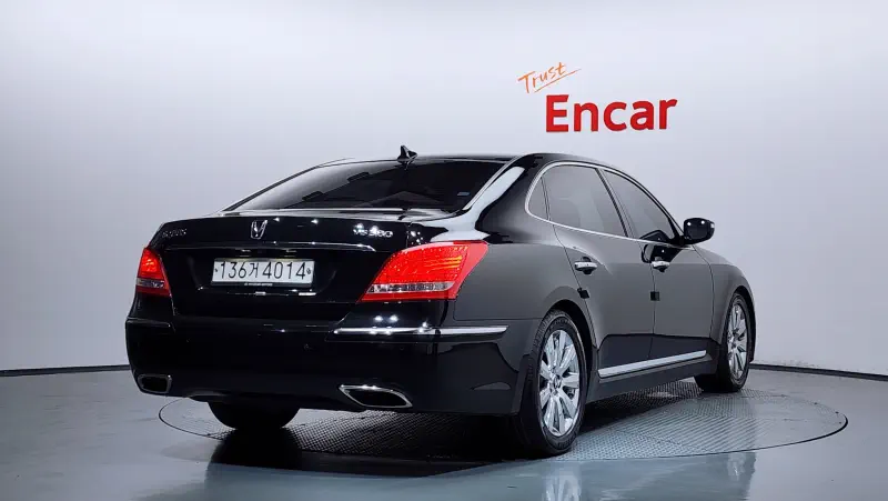 Hyundai Equus