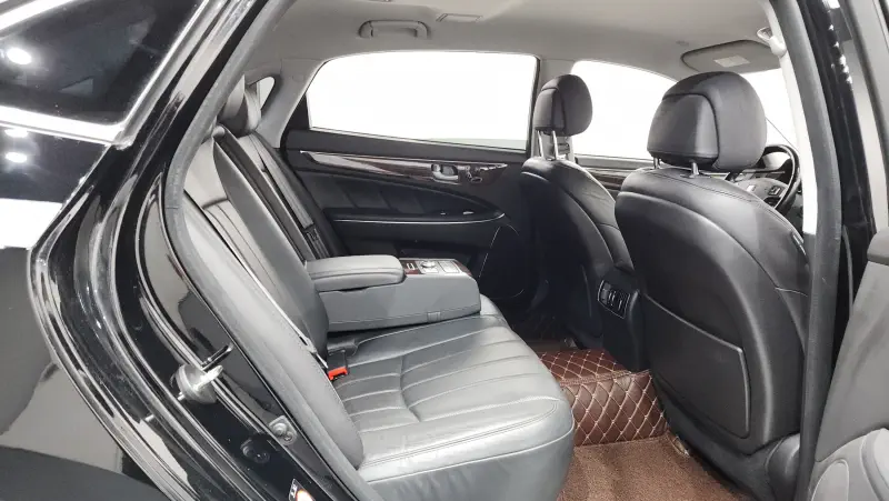 Hyundai Equus