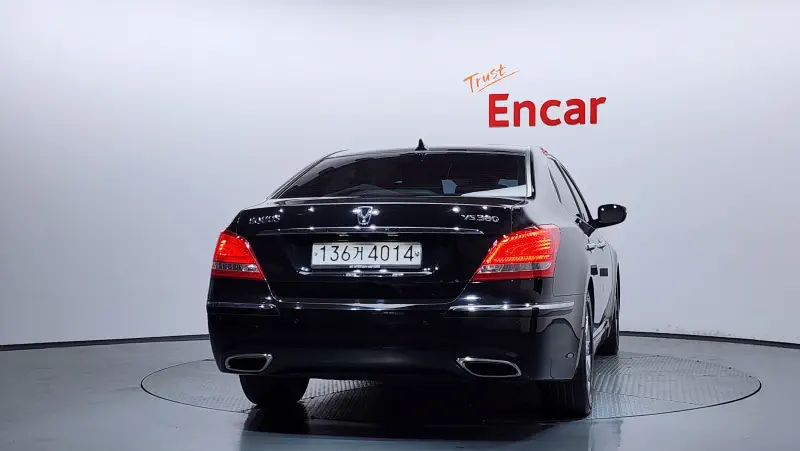 Hyundai Equus