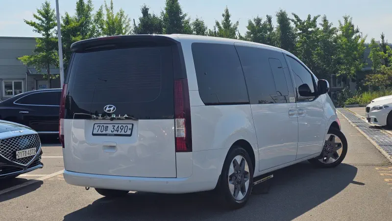 Hyundai Staria