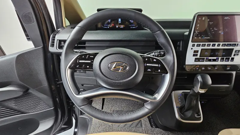 Hyundai Staria