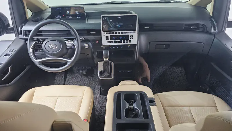 Hyundai Staria