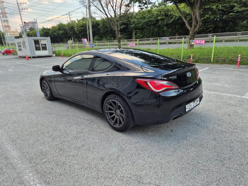 Hyundai Genesis
