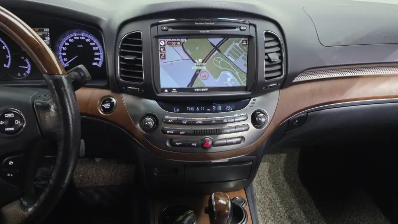 SsangYong Chairman W