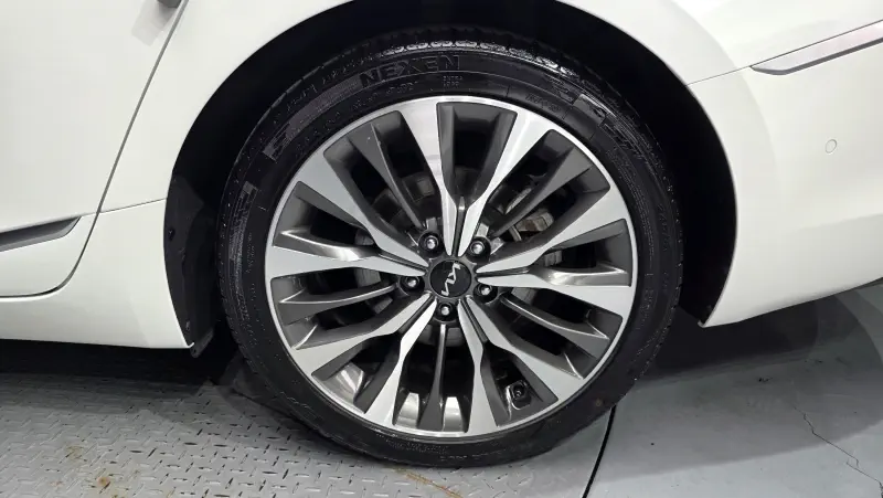 Kia K8