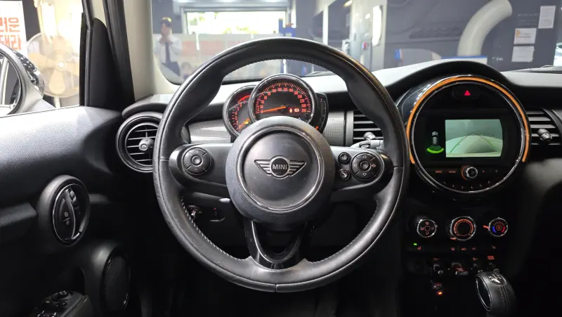 MINI Hatch