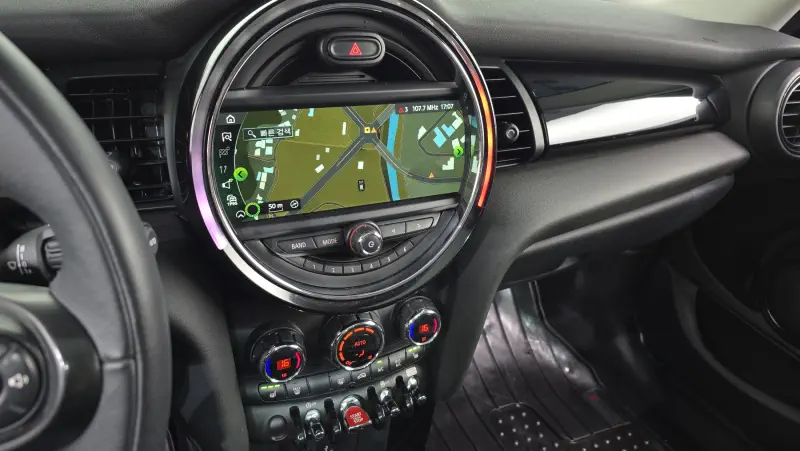 Mini Hatch