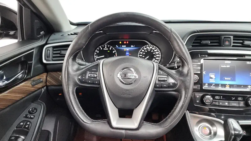 Nissan MAXIMA
