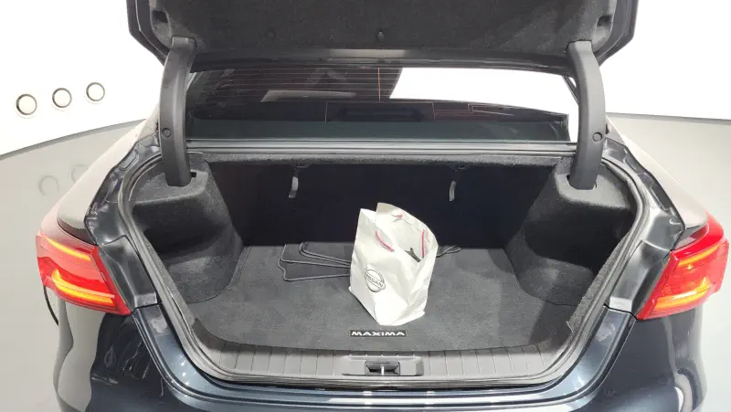 Nissan MAXIMA