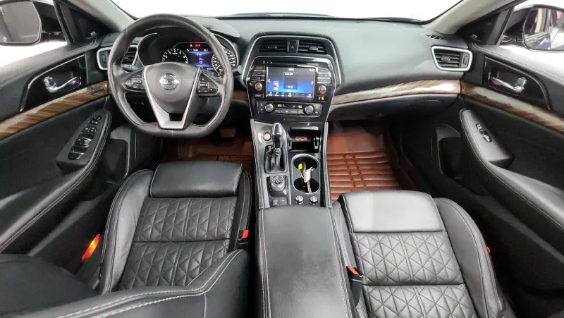 Nissan MAXIMA
