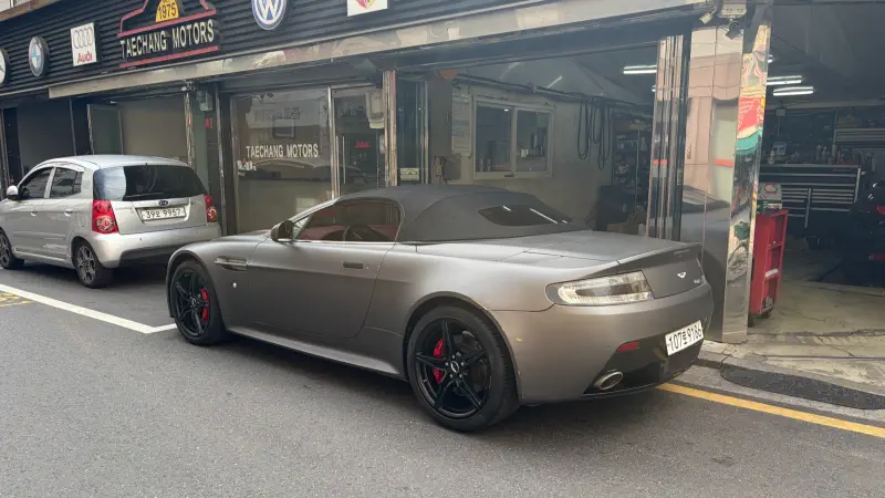 Aston Martin Vantage