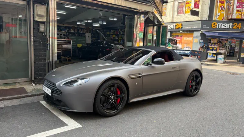Aston Martin Vantage
