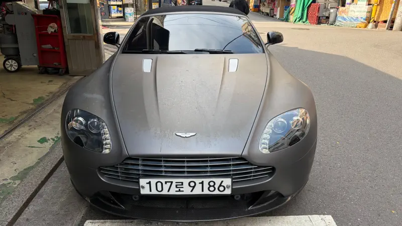 Aston Martin Vantage