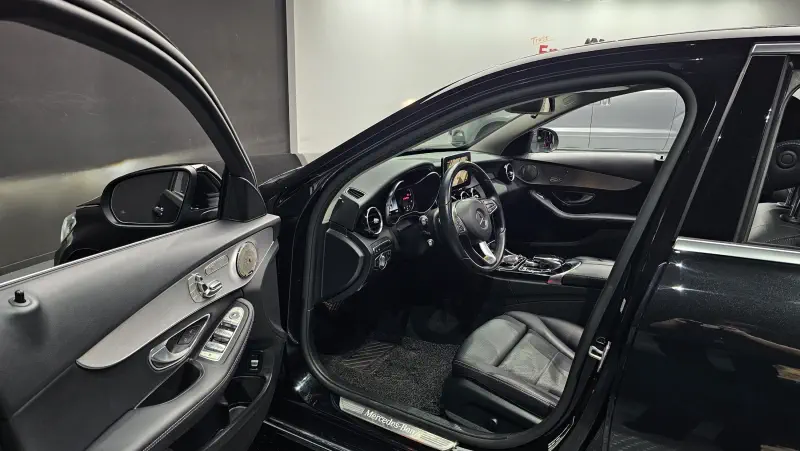 Mercedes-Benz C-Class