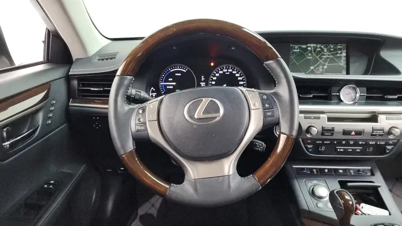 Lexus ES300h