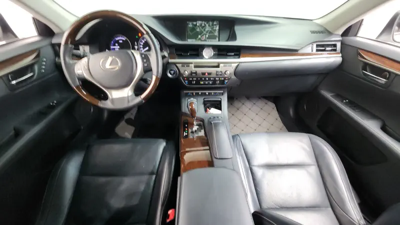 Lexus ES300h