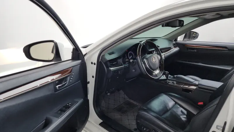 Lexus ES300h