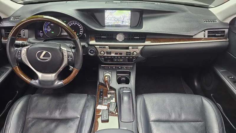 Lexus ES300h