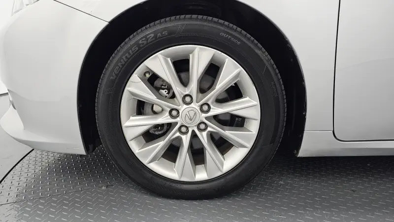 Lexus ES300h