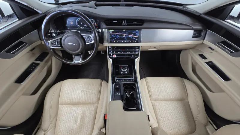 Jaguar XF