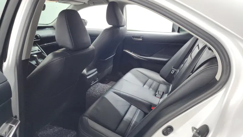 Lexus IS200t