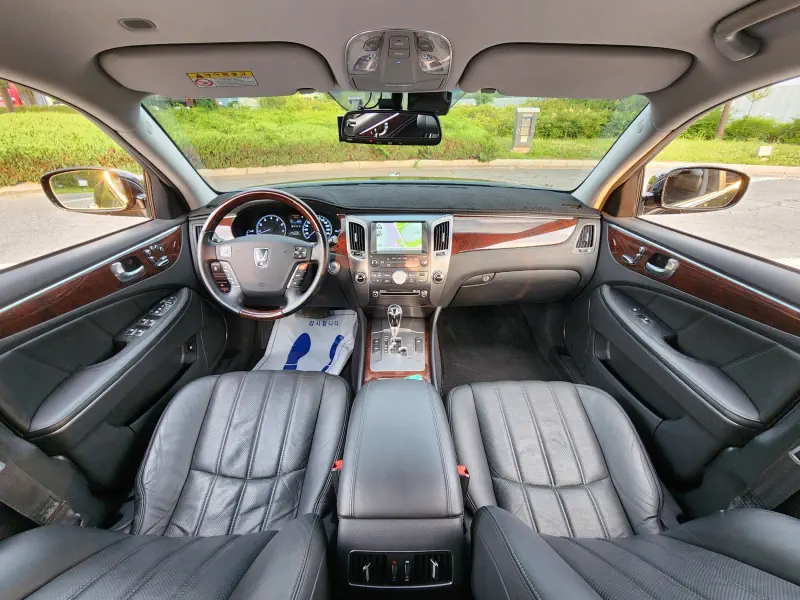 Hyundai Equus
