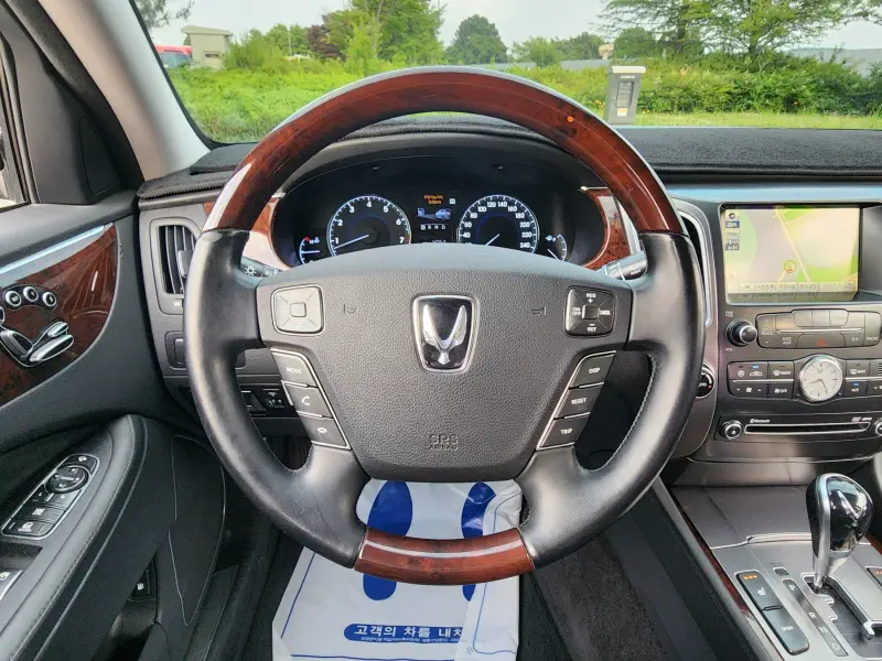 Hyundai Equus