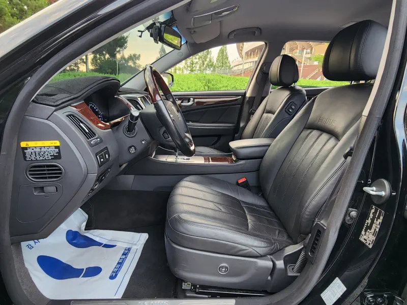 Hyundai Equus