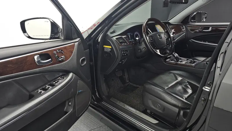 Hyundai Equus